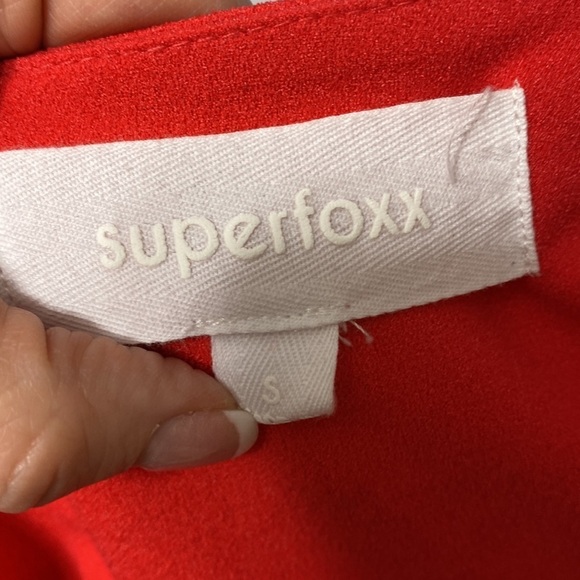 Superfoxx Nordstrom Shift Red V Neck dress Short Cap Sleeve  Pockets size small - Picture 3 of 3